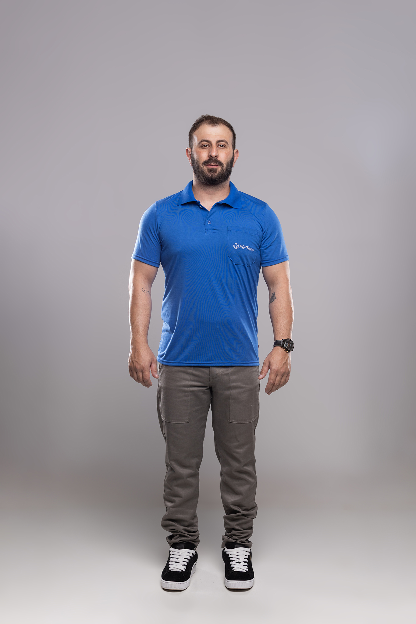 Camisa Polo e Calça Brim